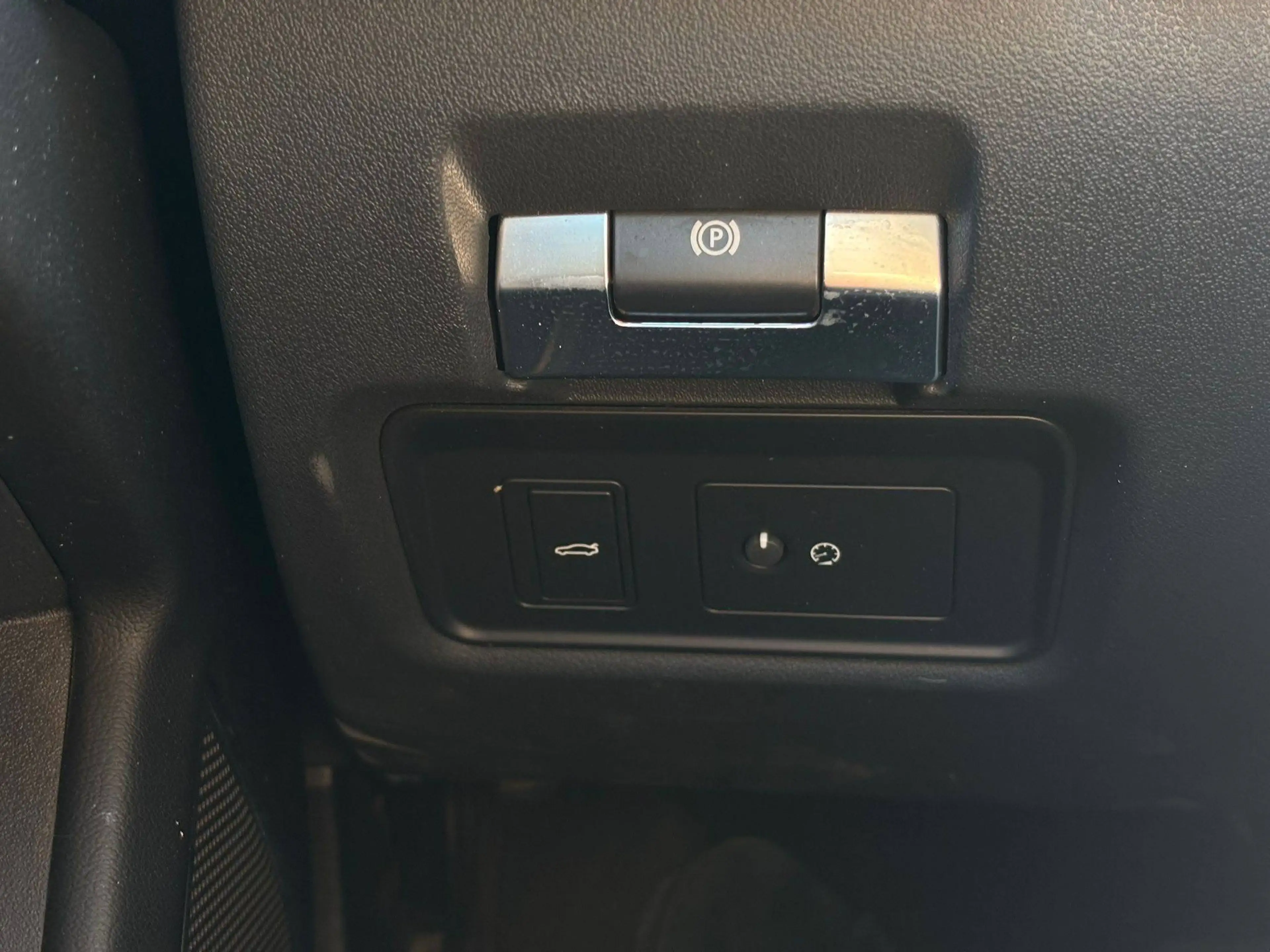 Jaguar XE XE 2.0 T P250 R-Dynamic Black — photo 12