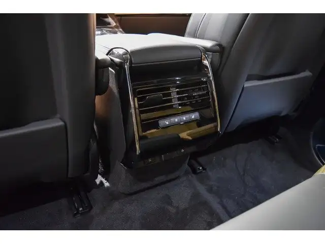 Land Rover Range Rover Sport view 22