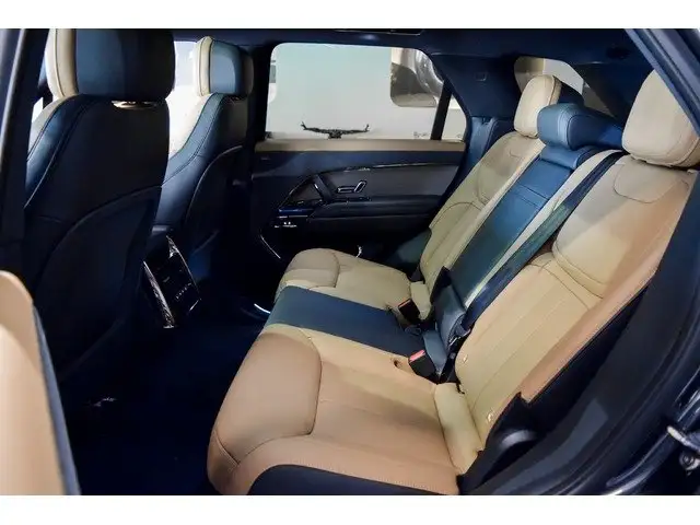 Land Rover Range Rover Sport view 9