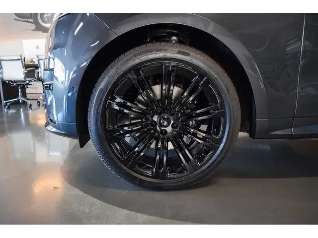 Land Rover Range Rover Sport view 24