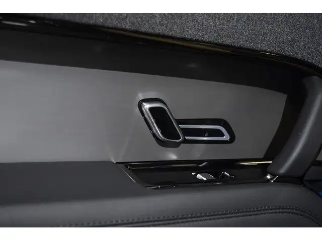 Land Rover Range Rover Sport view 21
