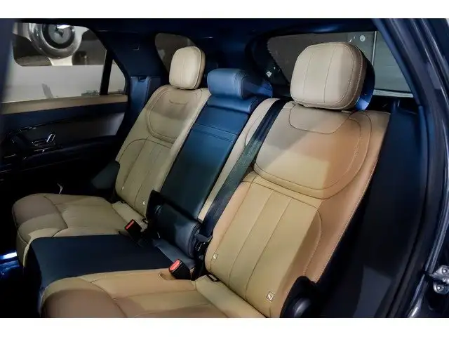 Land Rover Range Rover Sport view 11