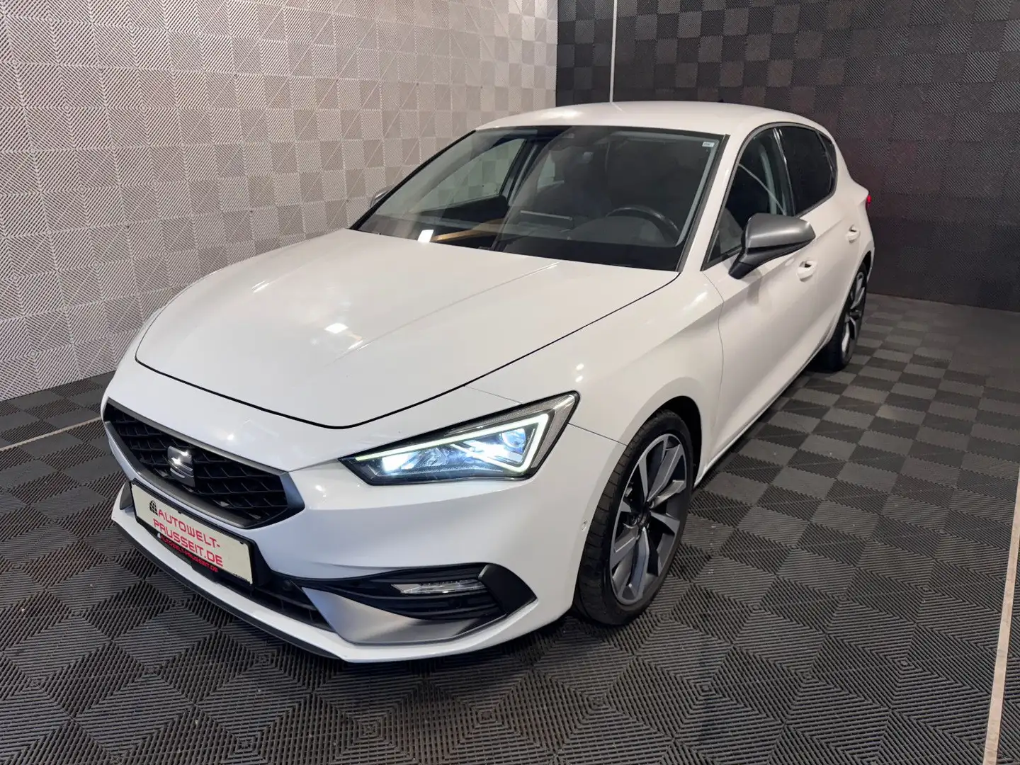 SEAT Leon *FR*ACC-LED-NAVI-PDC-SPUR-S.LACK-APPLE-TOUCH Weiß - 2