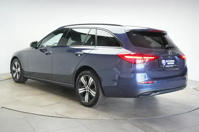 Mercedes-Benz C-Class view 3