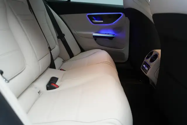 Mercedes-Benz C-Class view 10