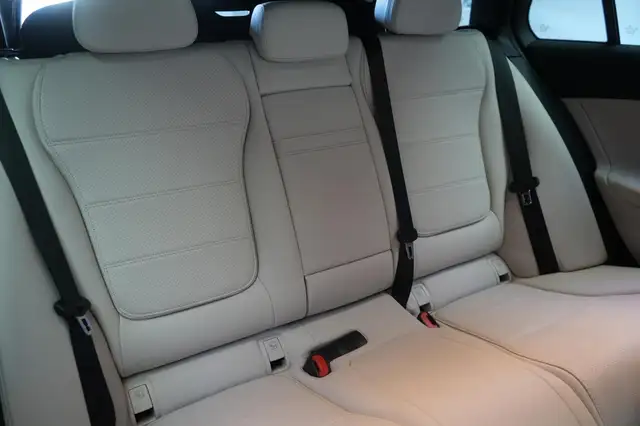 Mercedes-Benz C-Class view 11