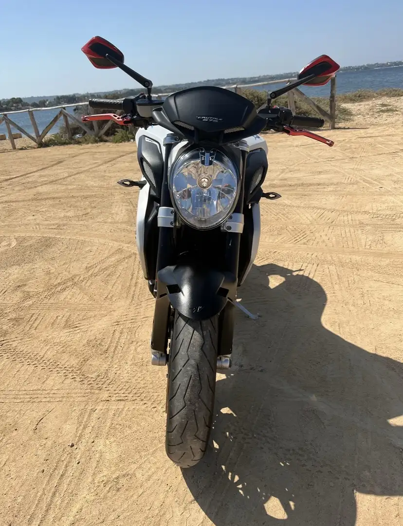 MV Agusta Brutale 675 EAS-ABS del 2017 Blanc - 2