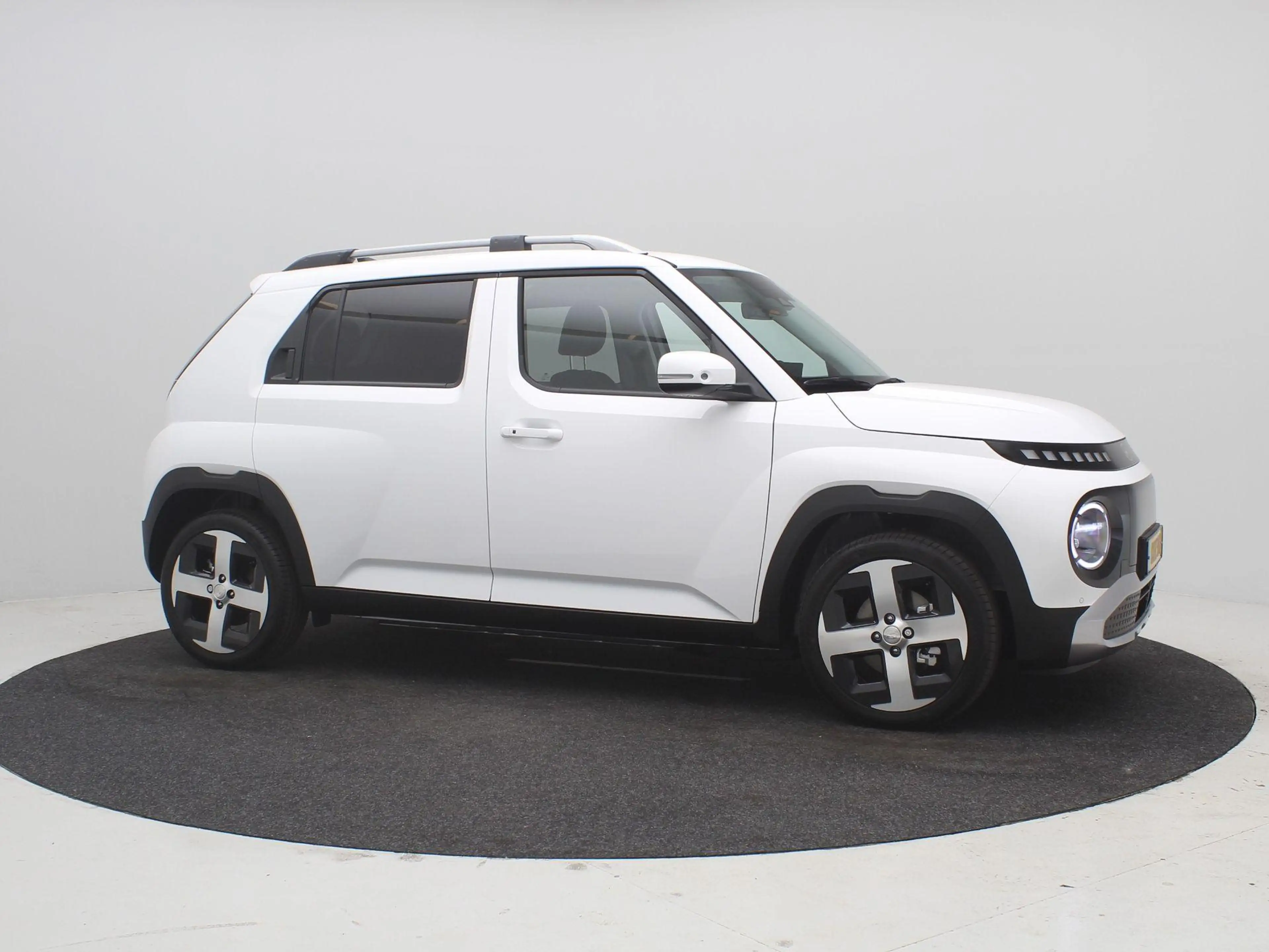 Hyundai Inster Evolve 49 kWh / Navigatie / Adaptieve Cruise Contr — photo 17