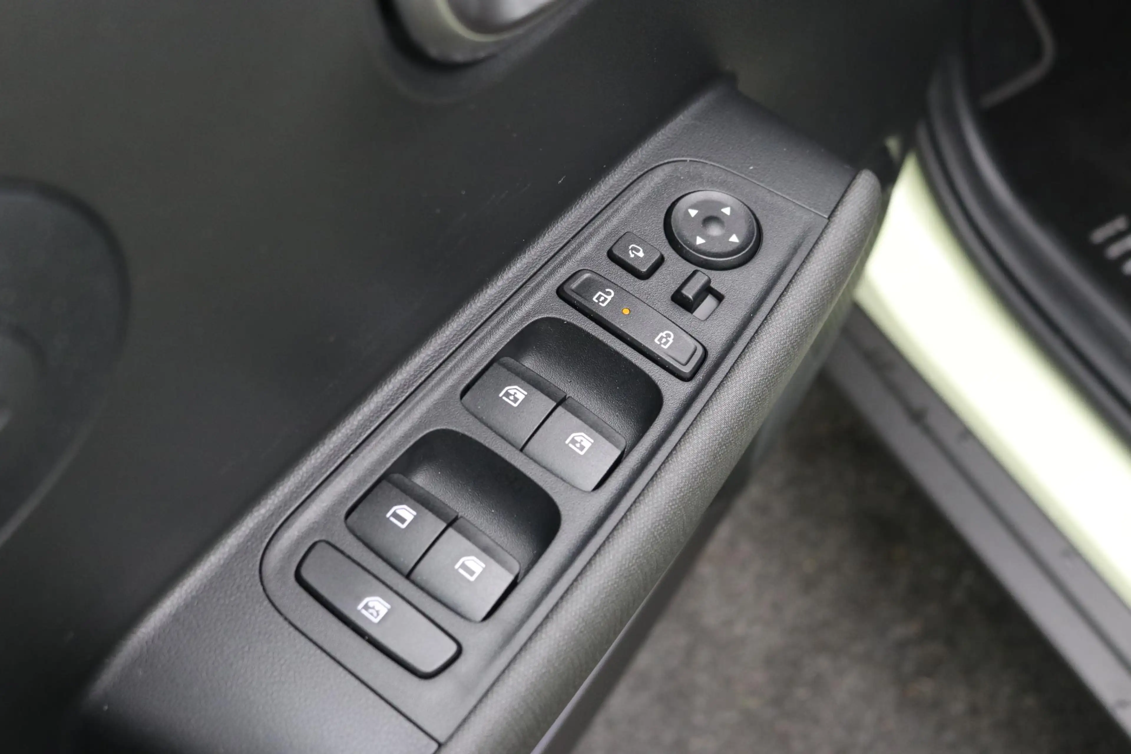 Hyundai Inster Evolve 49 kWh / Navigatie / Adaptieve Cruise Contr — photo 4