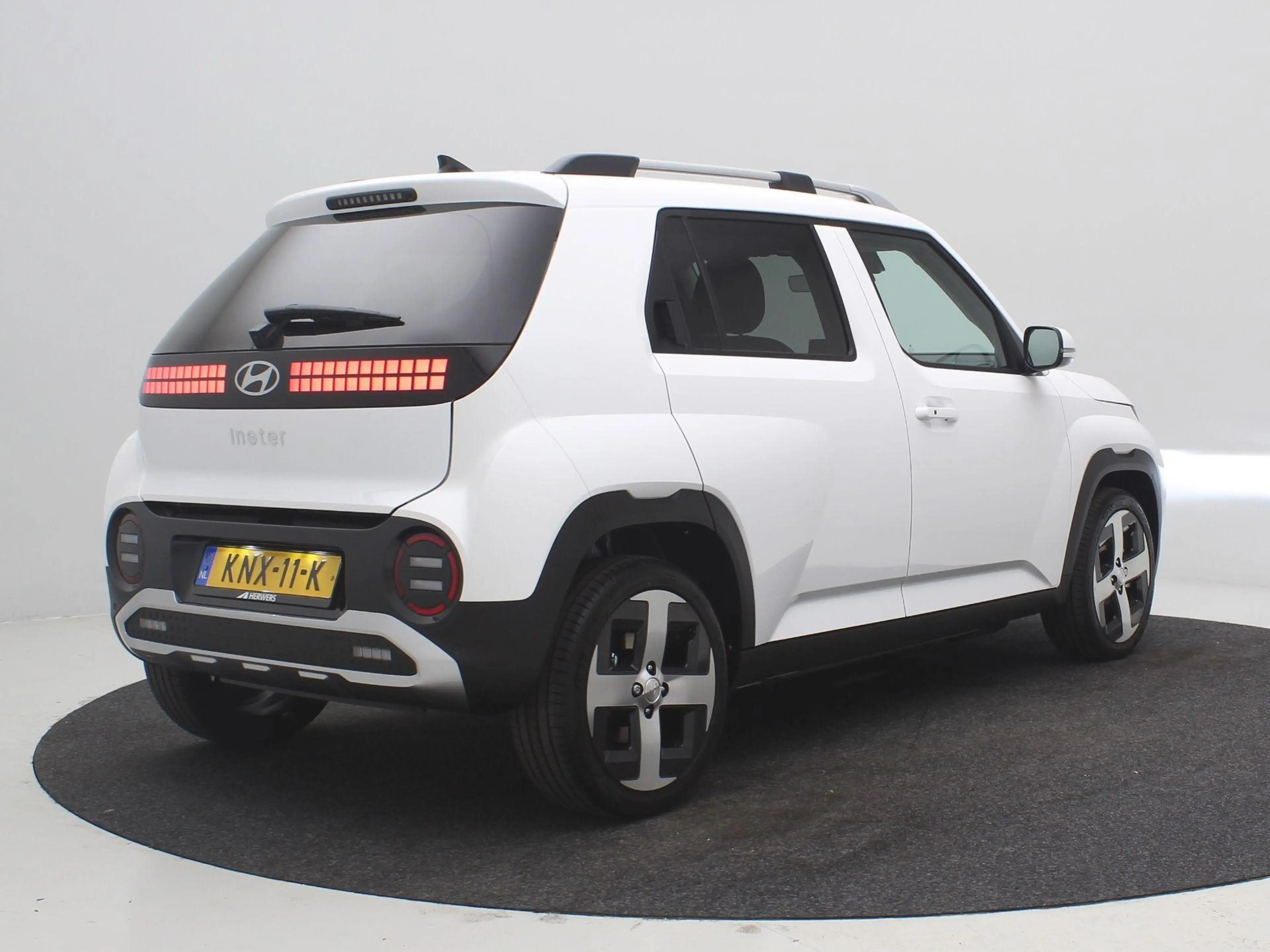 Hyundai Inster Evolve 49 kWh / Navigatie / Adaptieve Cruise Contr — photo 10