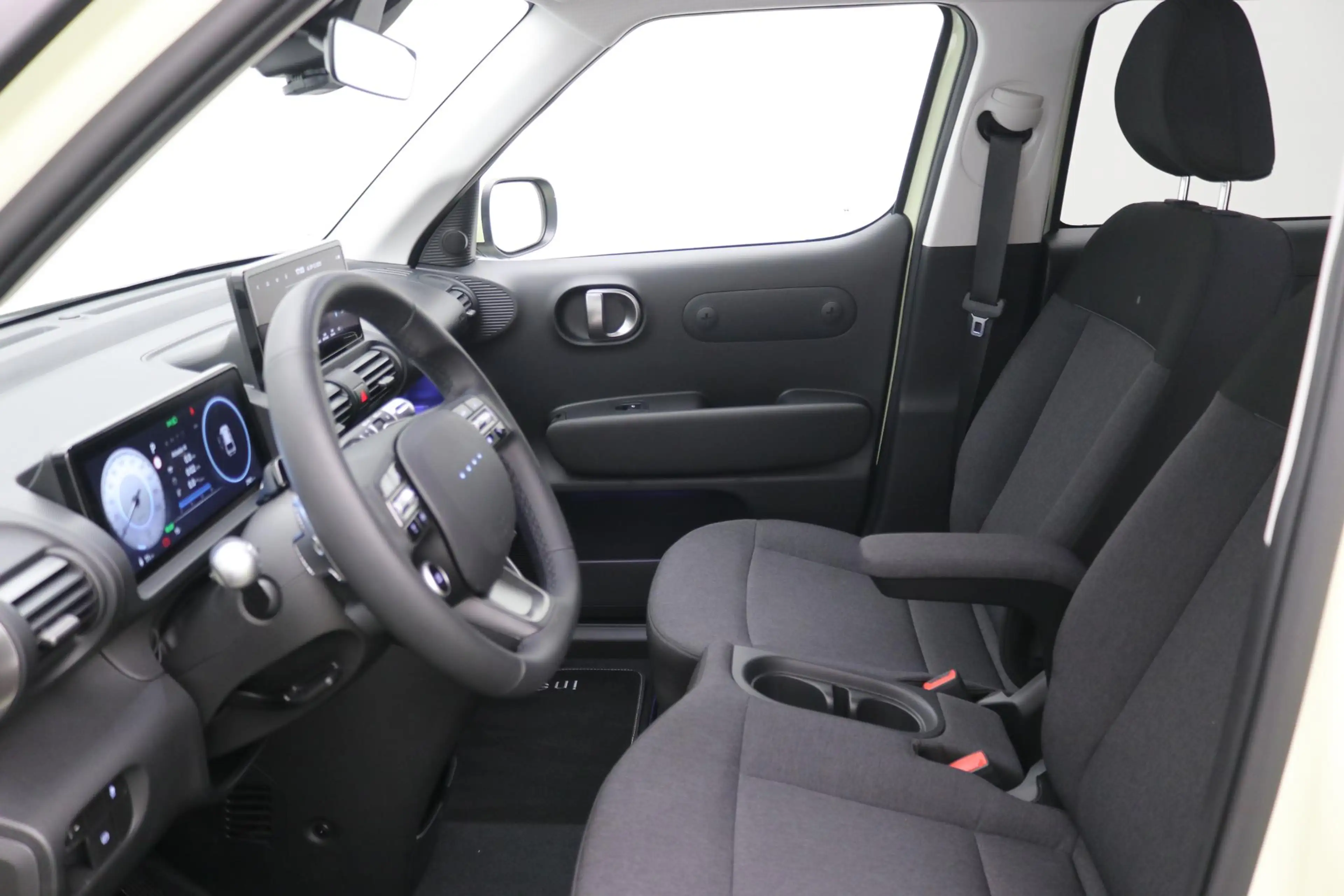Hyundai Inster Evolve 49 kWh / Navigatie / Adaptieve Cruise Contr — photo 3