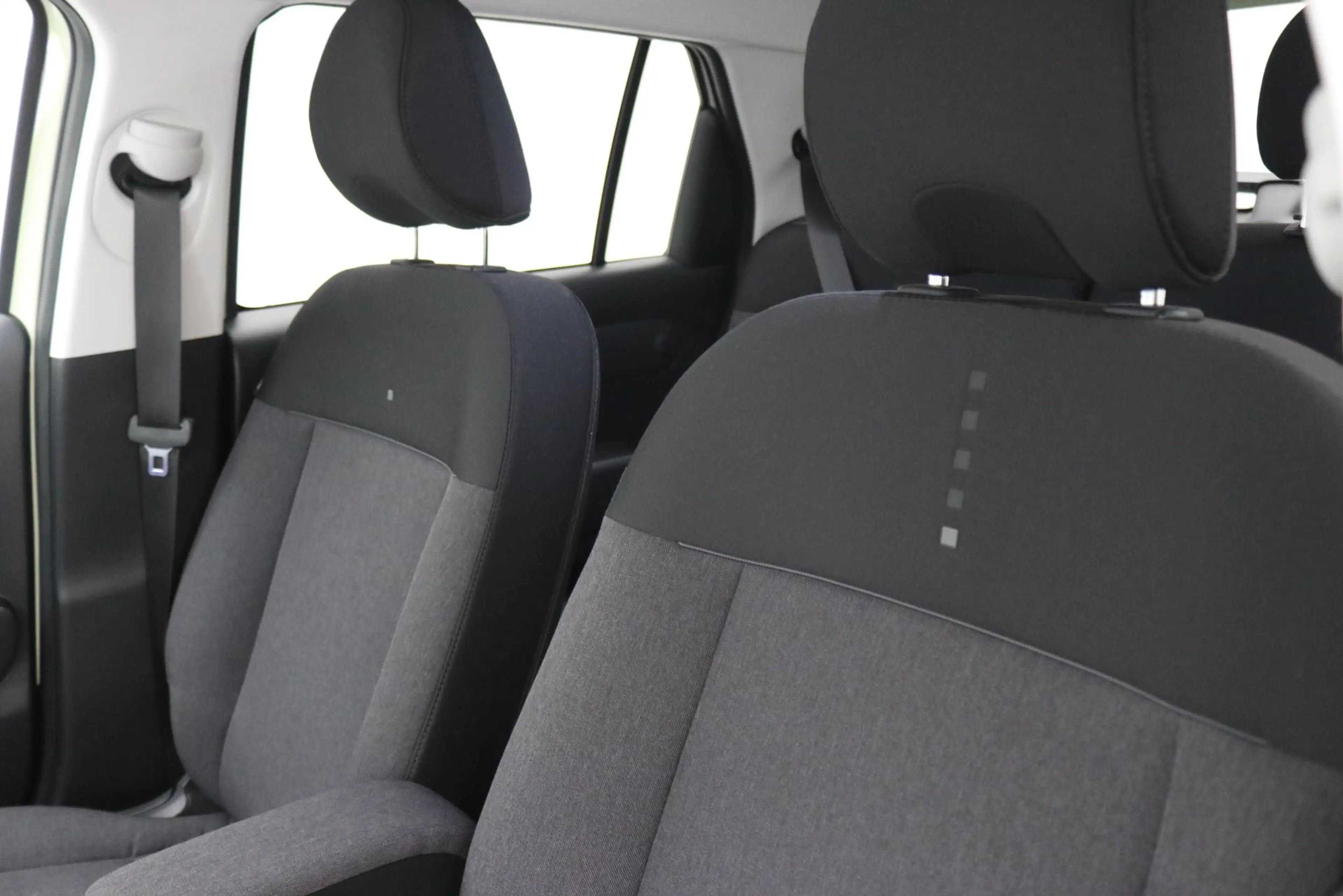 Hyundai Inster Evolve 49 kWh / Navigatie / Adaptieve Cruise Contr — photo 15