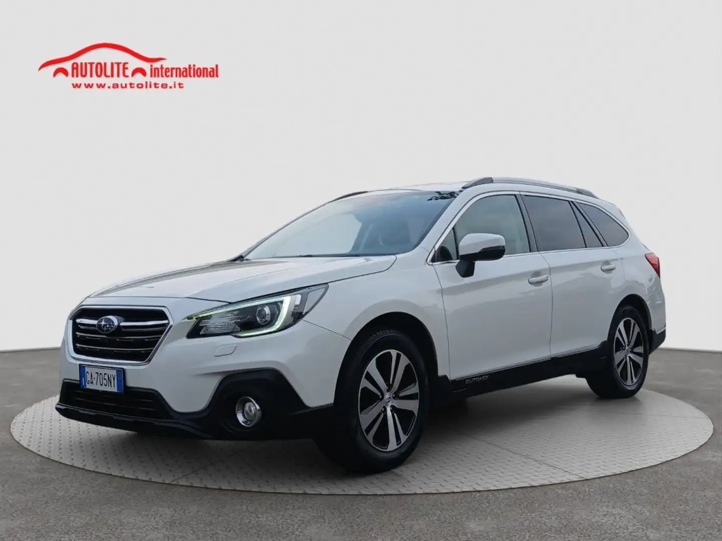 Subaru OUTBACK 2.5i Lineartronic Premium 4WD GPL Weiß - 1