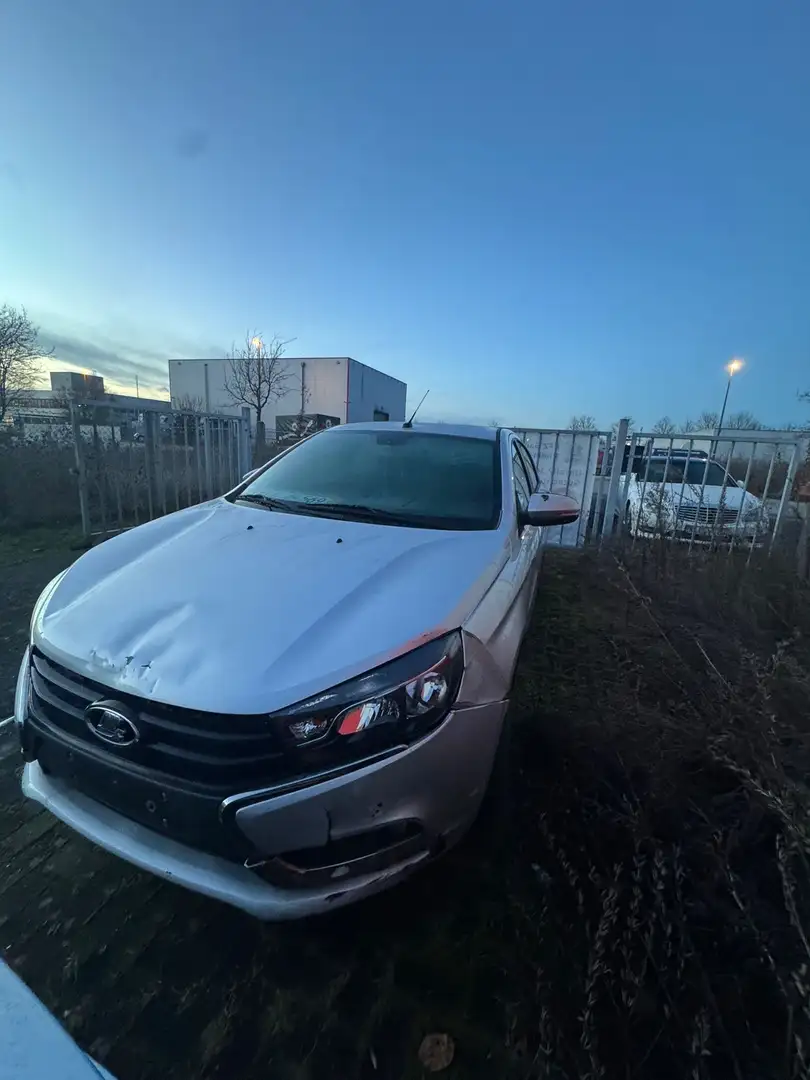 Lada Vesta 1.6 Automatik - 1