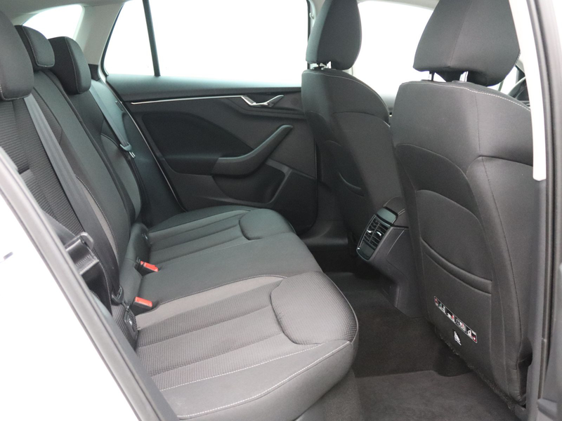Skoda Scala Tour 1.5 TSI DSG / Bluetooth, MirrorLink — photo 9