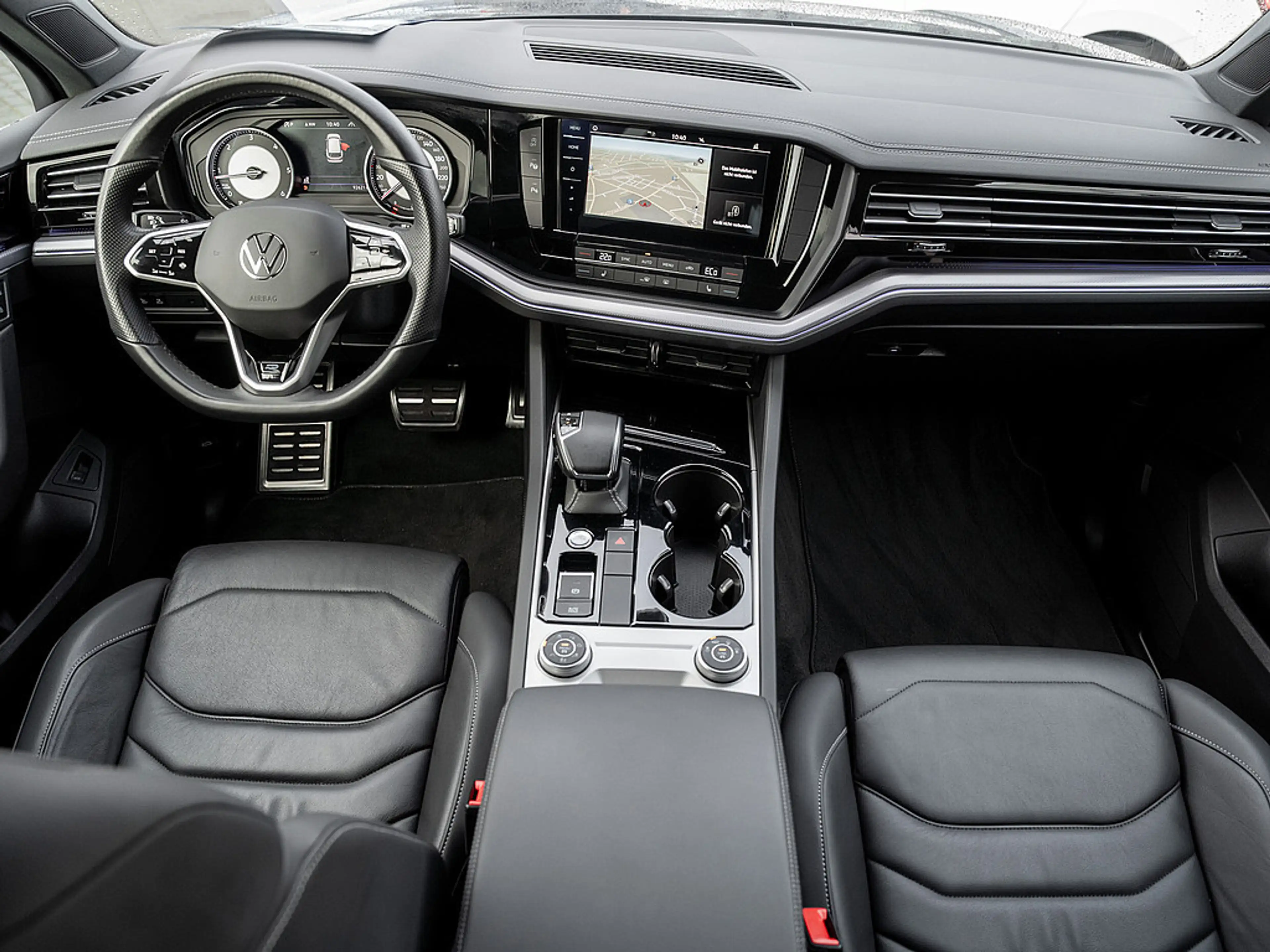 Volkswagen Touareg 3.0 TDI R-Line 4M AHK KAM LUFT GRA PD — photo 7