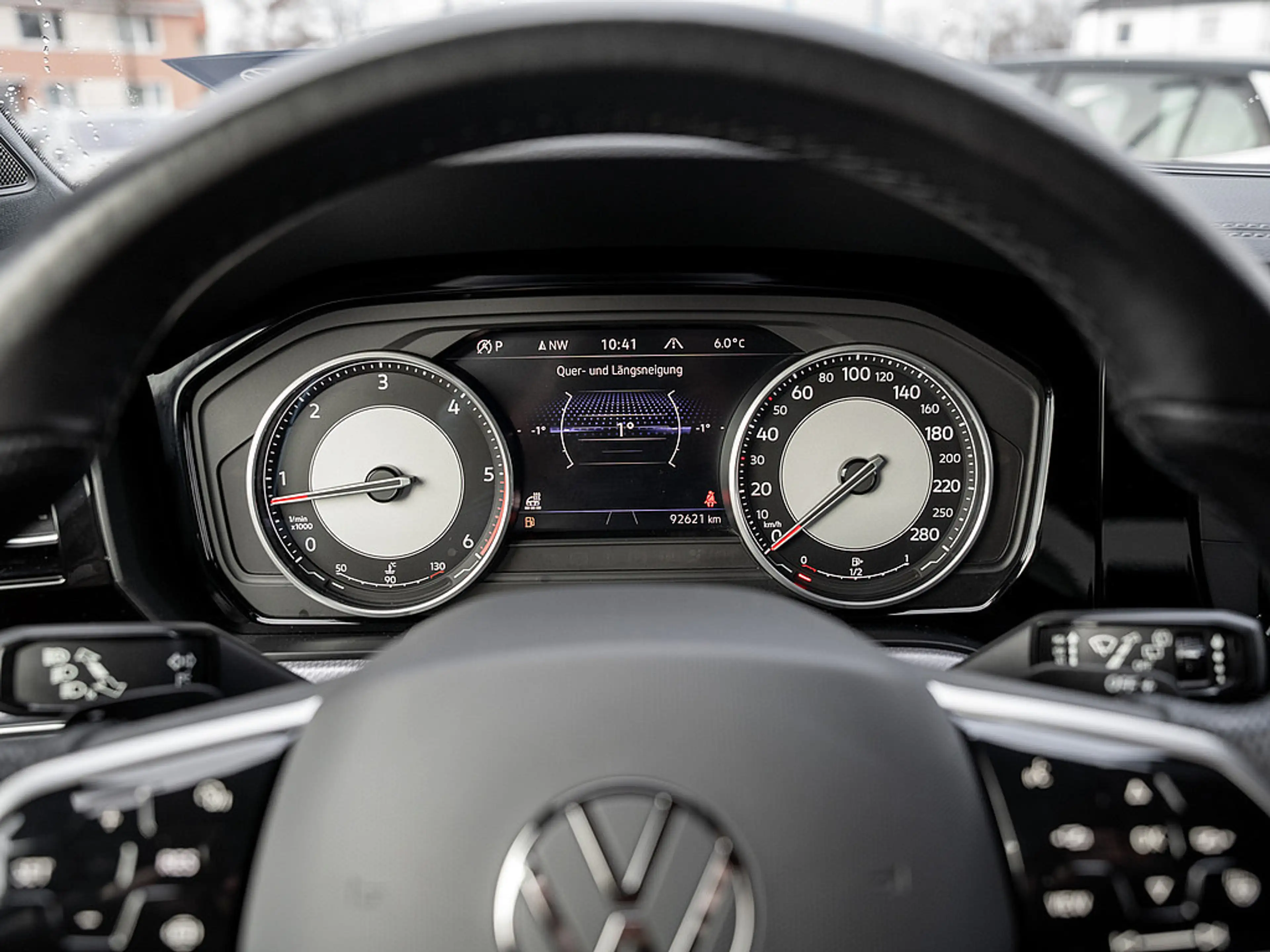 Volkswagen Touareg 3.0 TDI R-Line 4M AHK KAM LUFT GRA PD — photo 11
