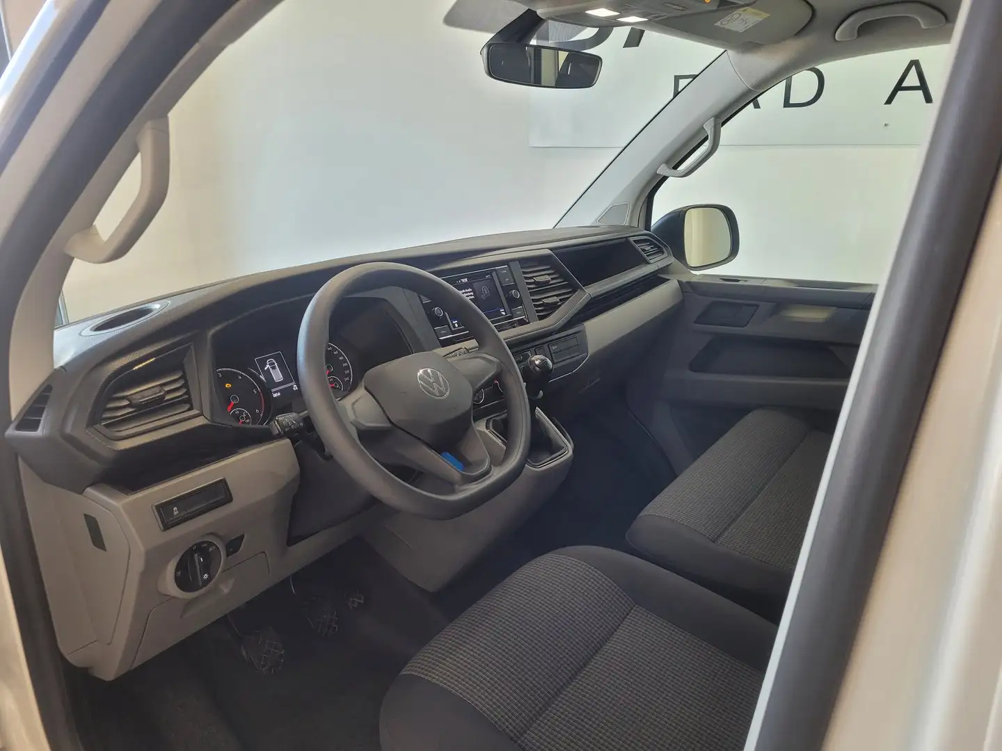 Volkswagen T6.1 Transporter Kombi TDI Weiß - 2