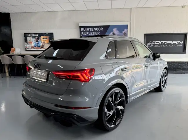 Audi RS Q3 view 3