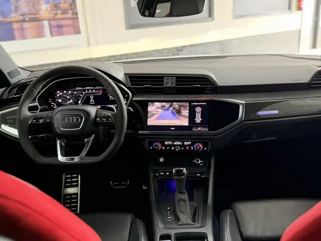 Audi RS Q3 view 10
