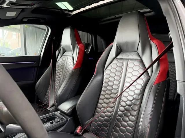 Audi RS Q3 view 12
