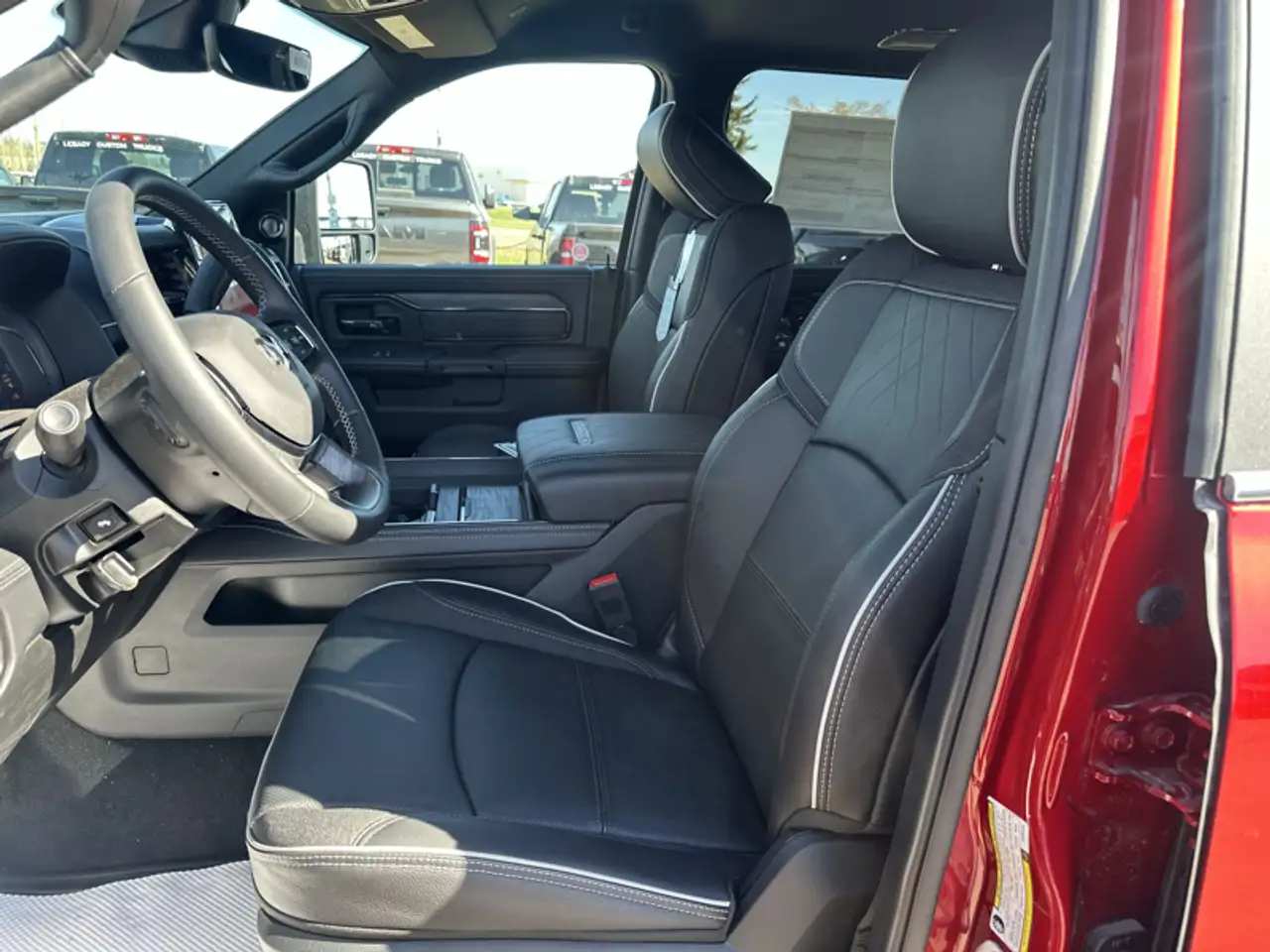 RAM 2500 снимка RAM 2500