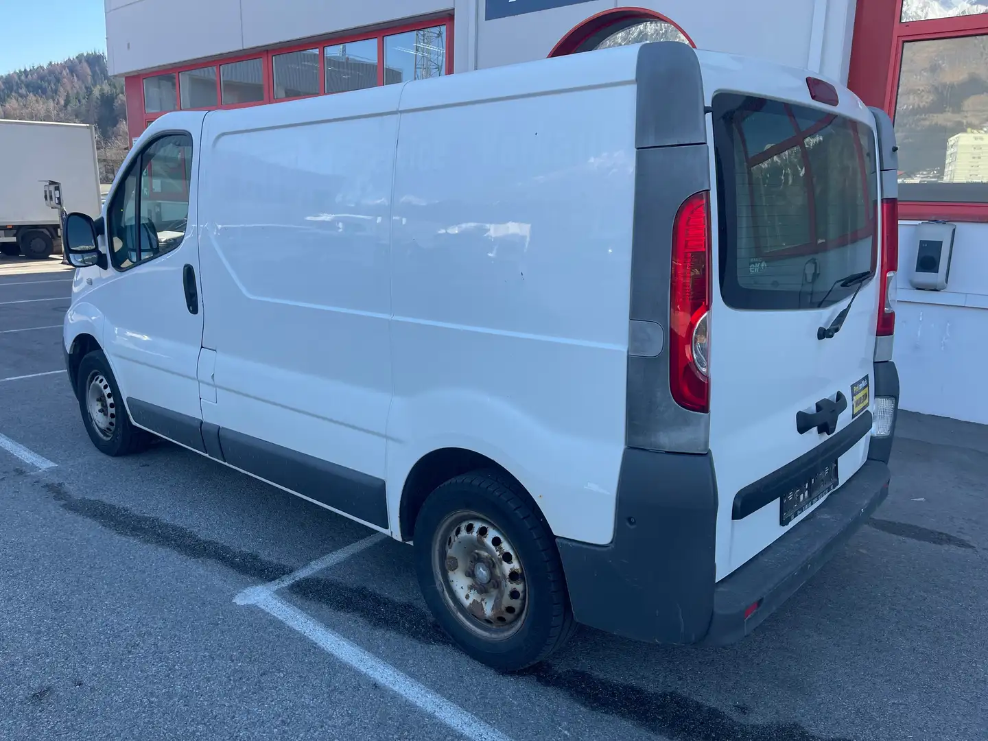 Renault Trafic Weiß - 2