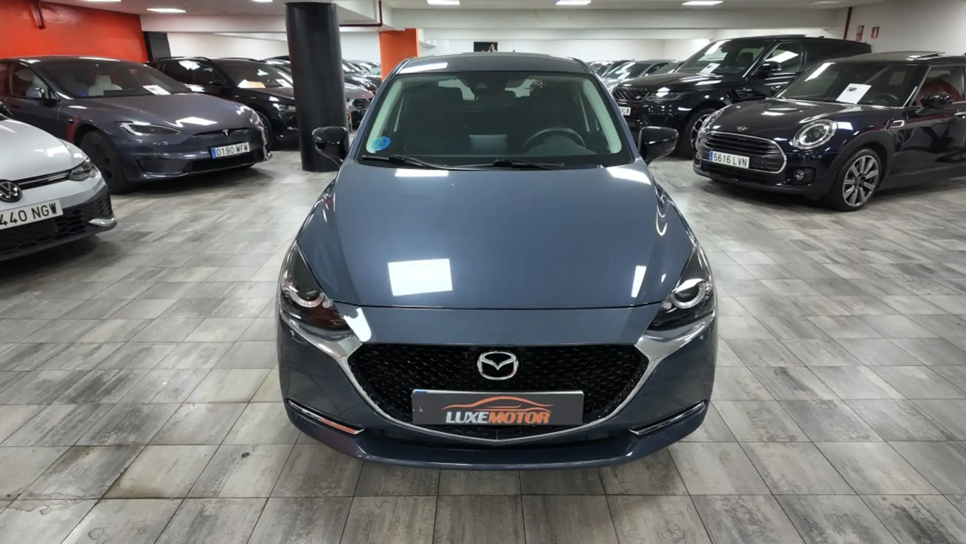 Mazda 2 1.5 e-Skyactiv-g Homura pantalla 8´´ 66kW Grau - 2