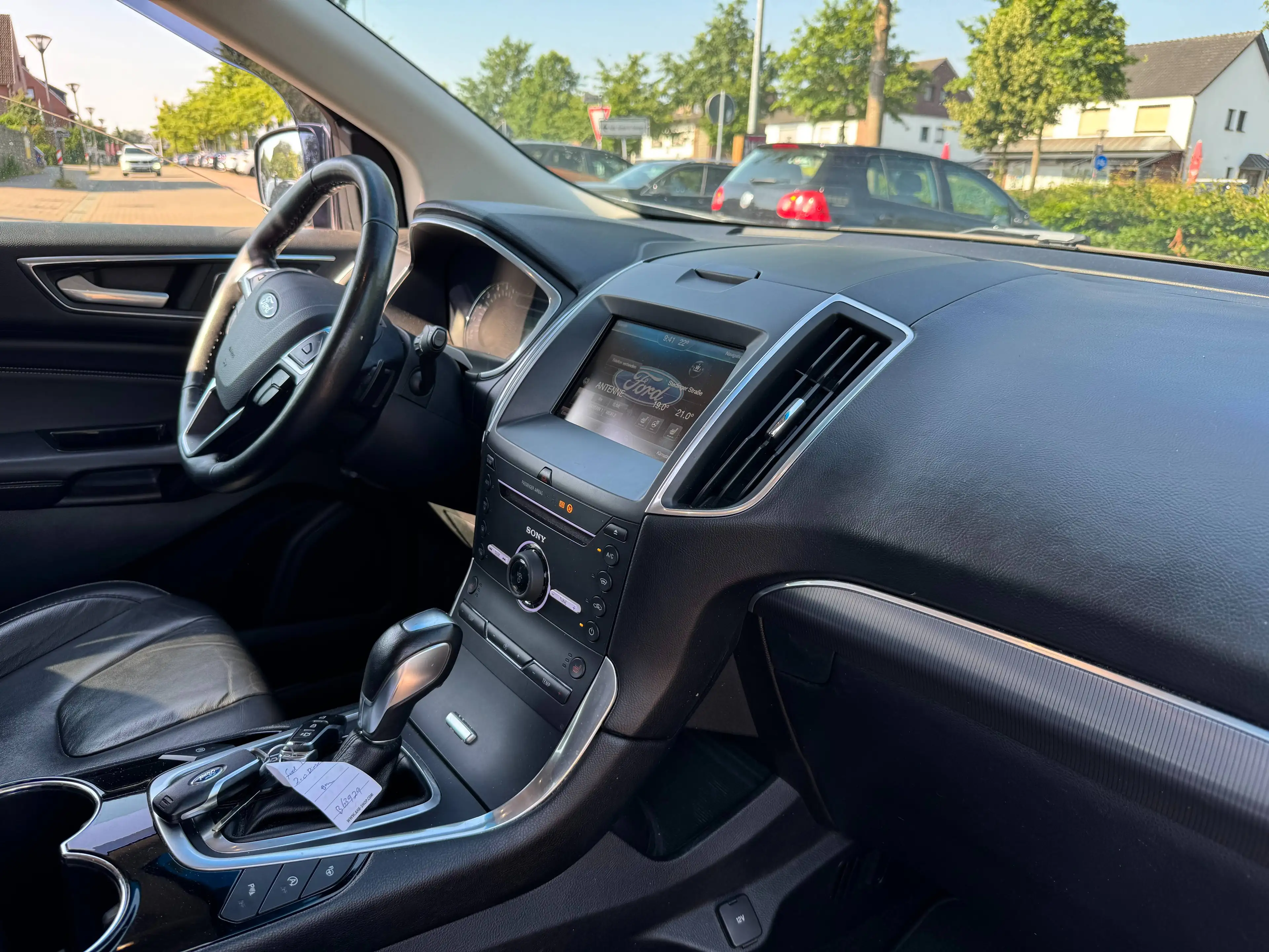 Ford Edge Titanium 4x4-Automatik-Leder AHK-NAV ACC-SHZ-LED — photo 12