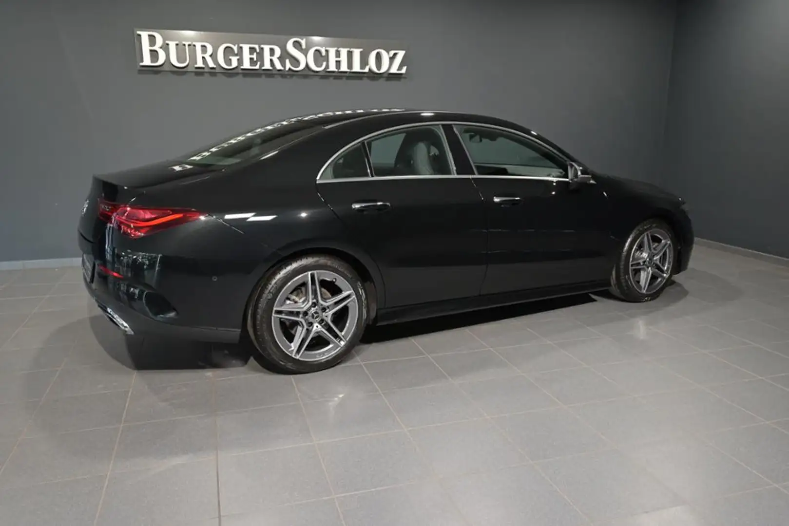 Mercedes-Benz CLA 200 Coupé AMG/360'/LED/TOTW/DISTRO/KEYLESS Schwarz - 2