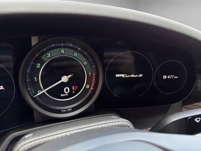 Porsche 911 view 14