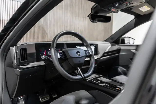 Opel Astra view 11
