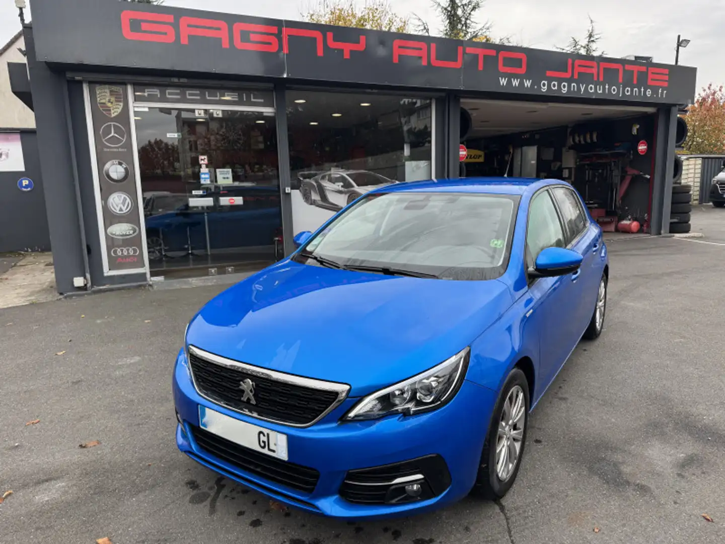 Peugeot 308 1.2 PURETECH 110CH S\u0026S STYLE 1ER MAIN Blauw - 1