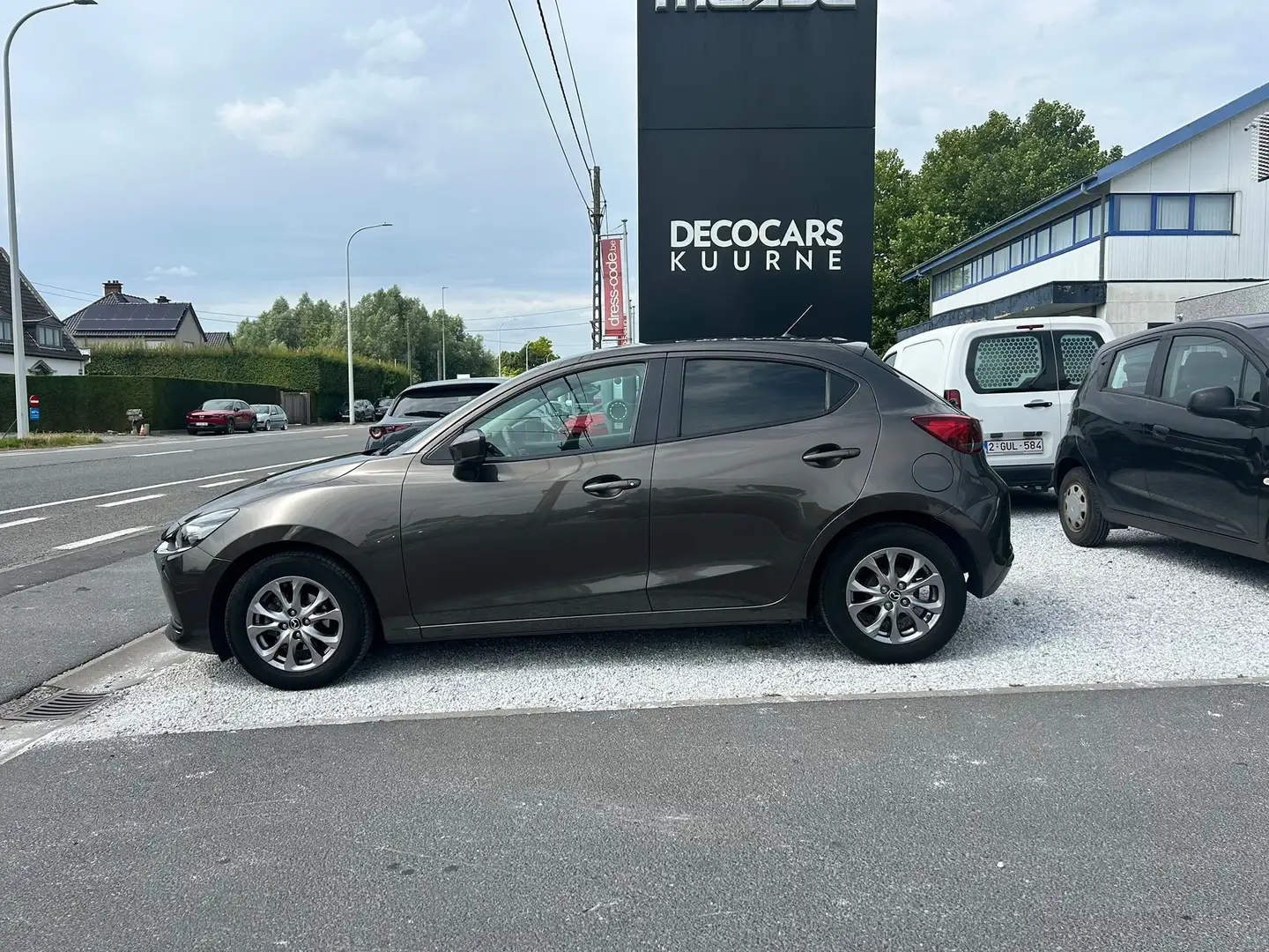 Mazda 2 1.5i Skyactiv-G Skydrive/ Carplay/ Airco/ CruiseC Brun - 2