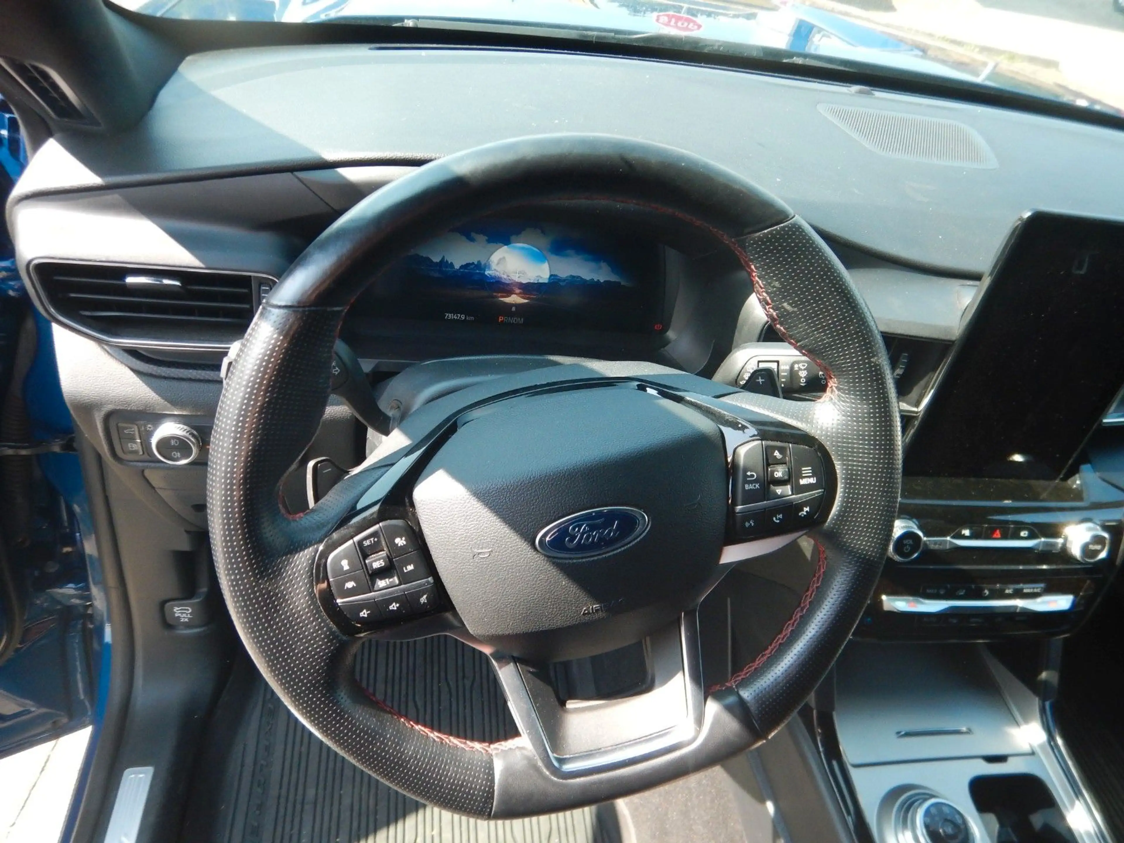 Ford Explorer ST-Line Plug-in-Hybrid 4x4 AHK PanoDach — photo 13
