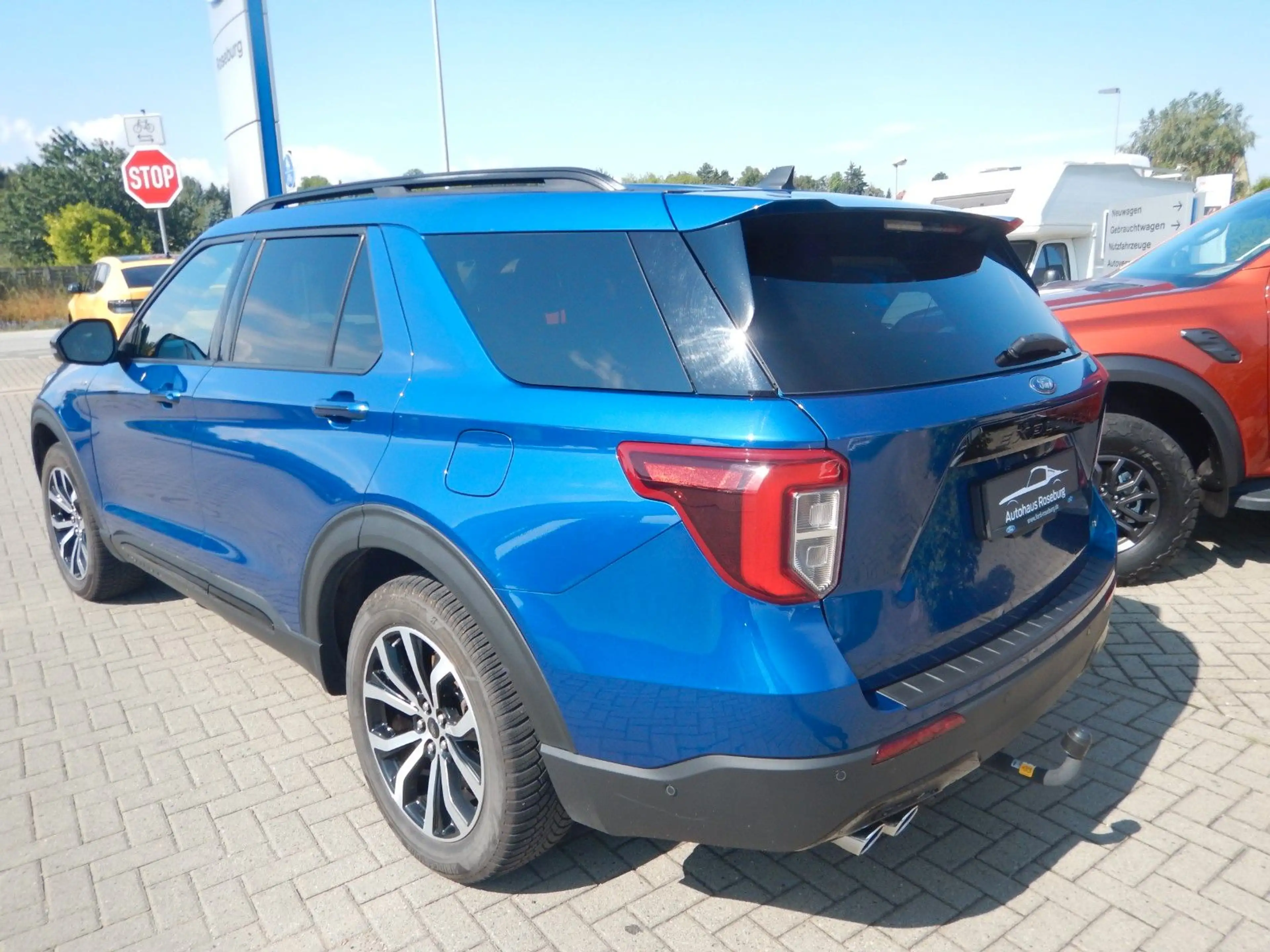Ford Explorer ST-Line Plug-in-Hybrid 4x4 AHK PanoDach — photo 7