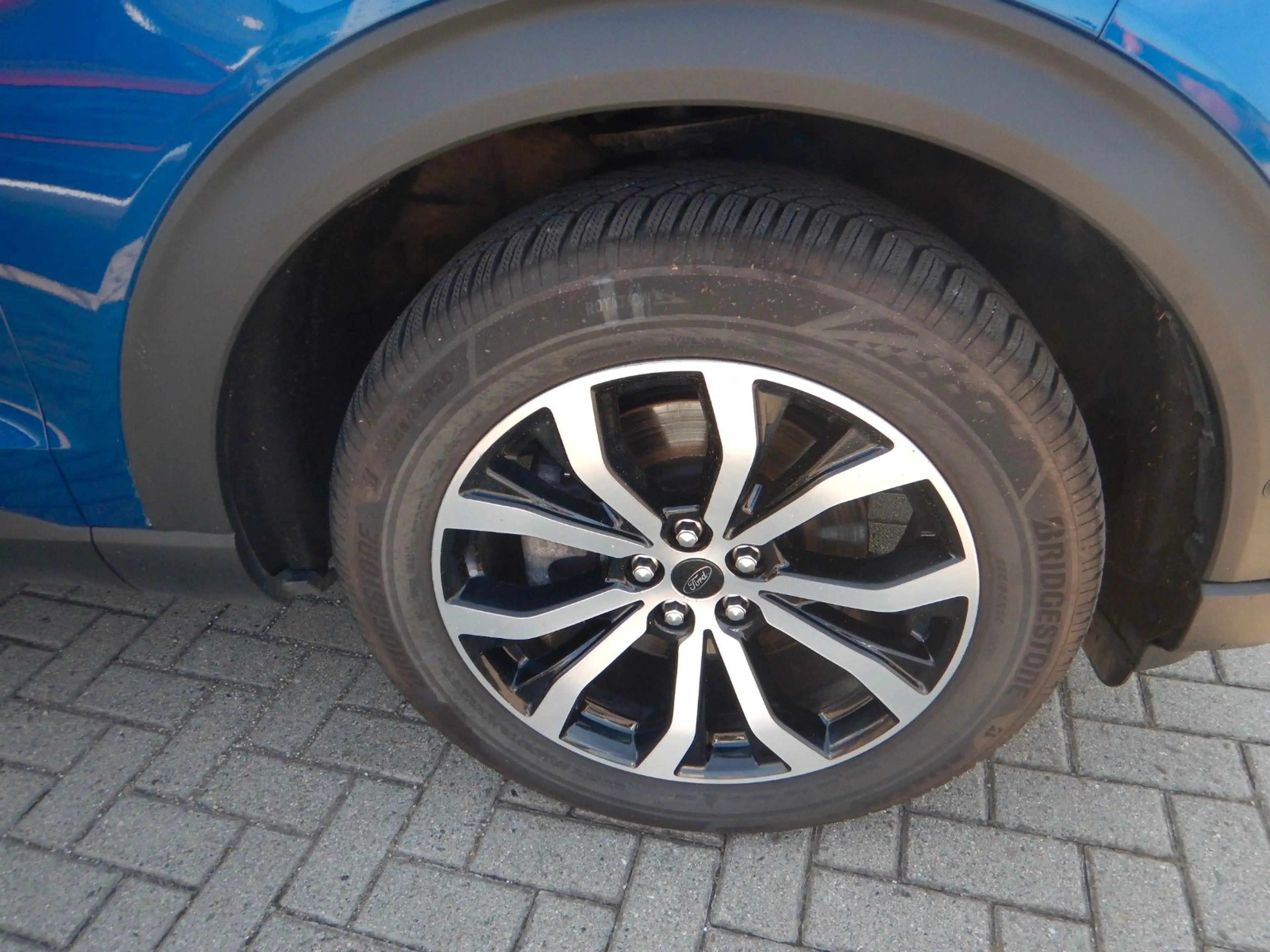 Ford Explorer ST-Line Plug-in-Hybrid 4x4 AHK PanoDach — photo 4