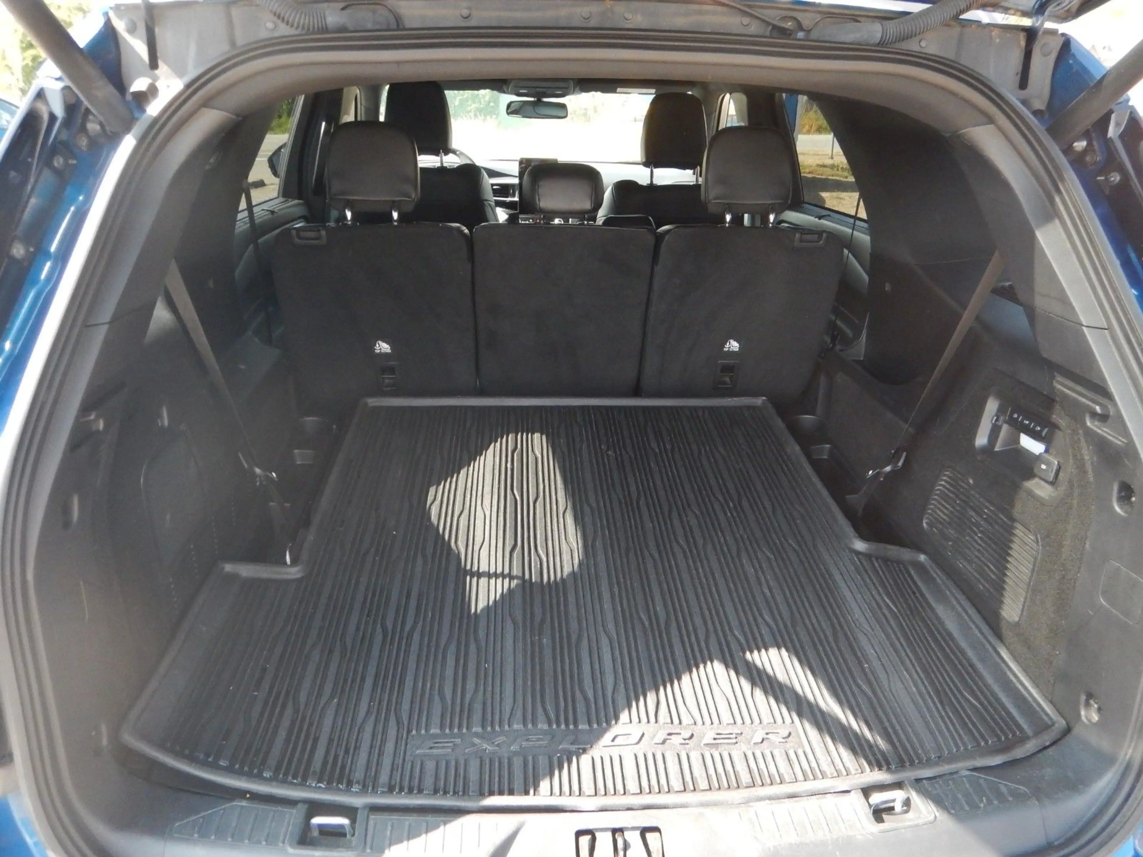 Ford Explorer ST-Line Plug-in-Hybrid 4x4 AHK PanoDach — photo 8