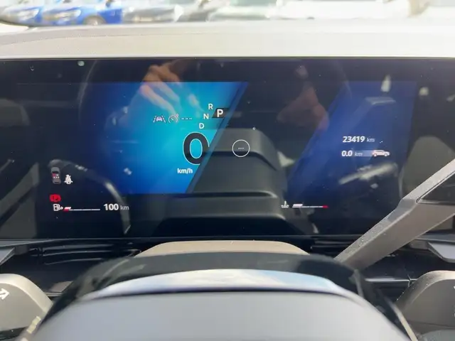 Renault Austral view 13
