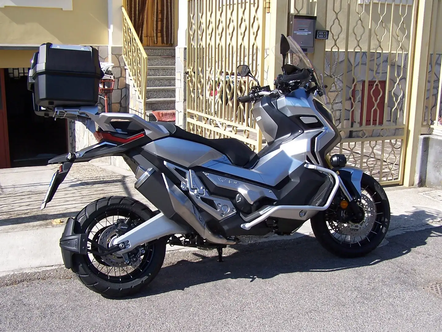 Honda X-ADV TRAVEL EDITION Argintiu - 1