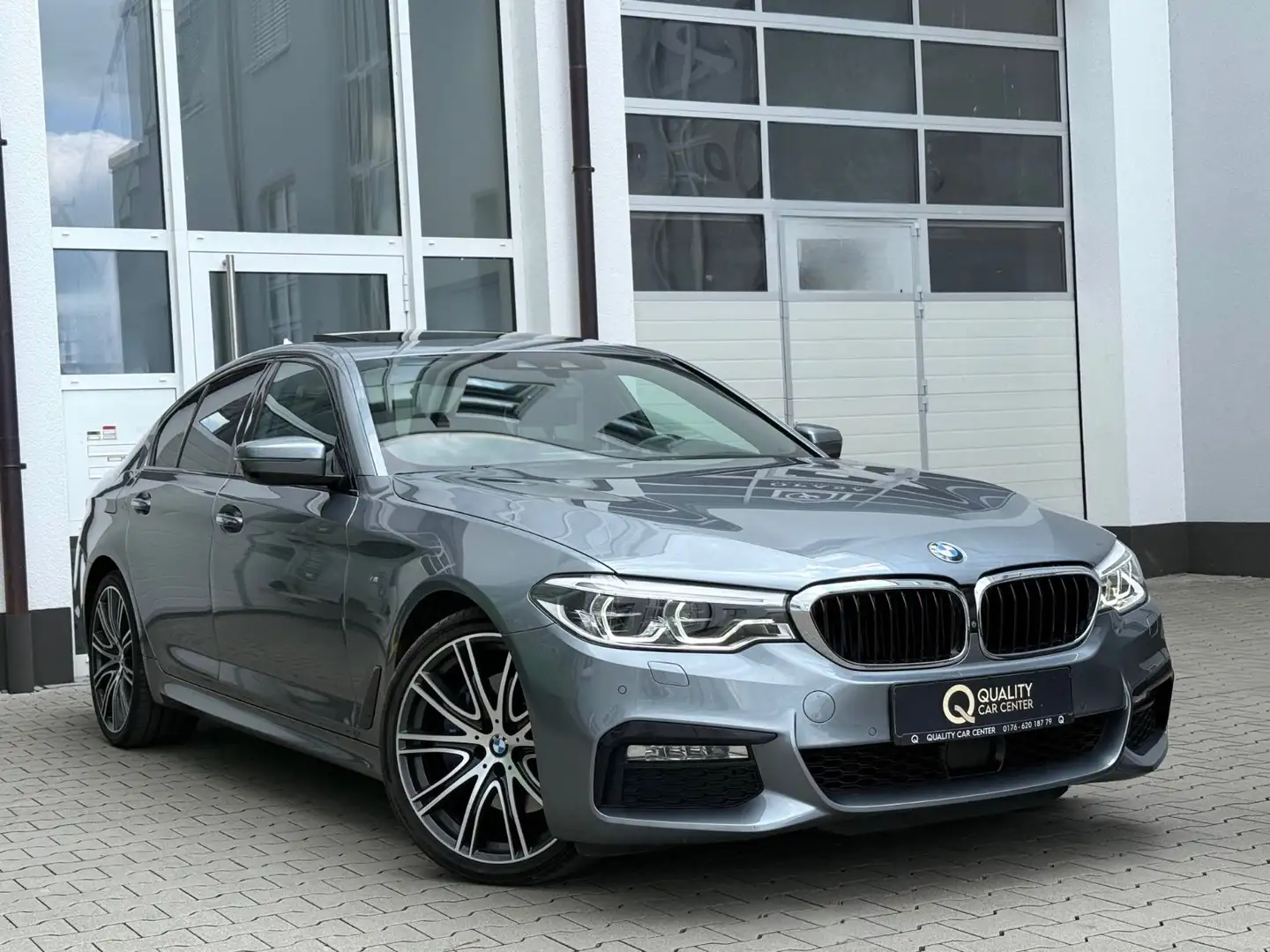 BMW 530 d xDrive M Sport *VOLL*MASSAGE*SOFTCLOSE*SHD Grau - 1