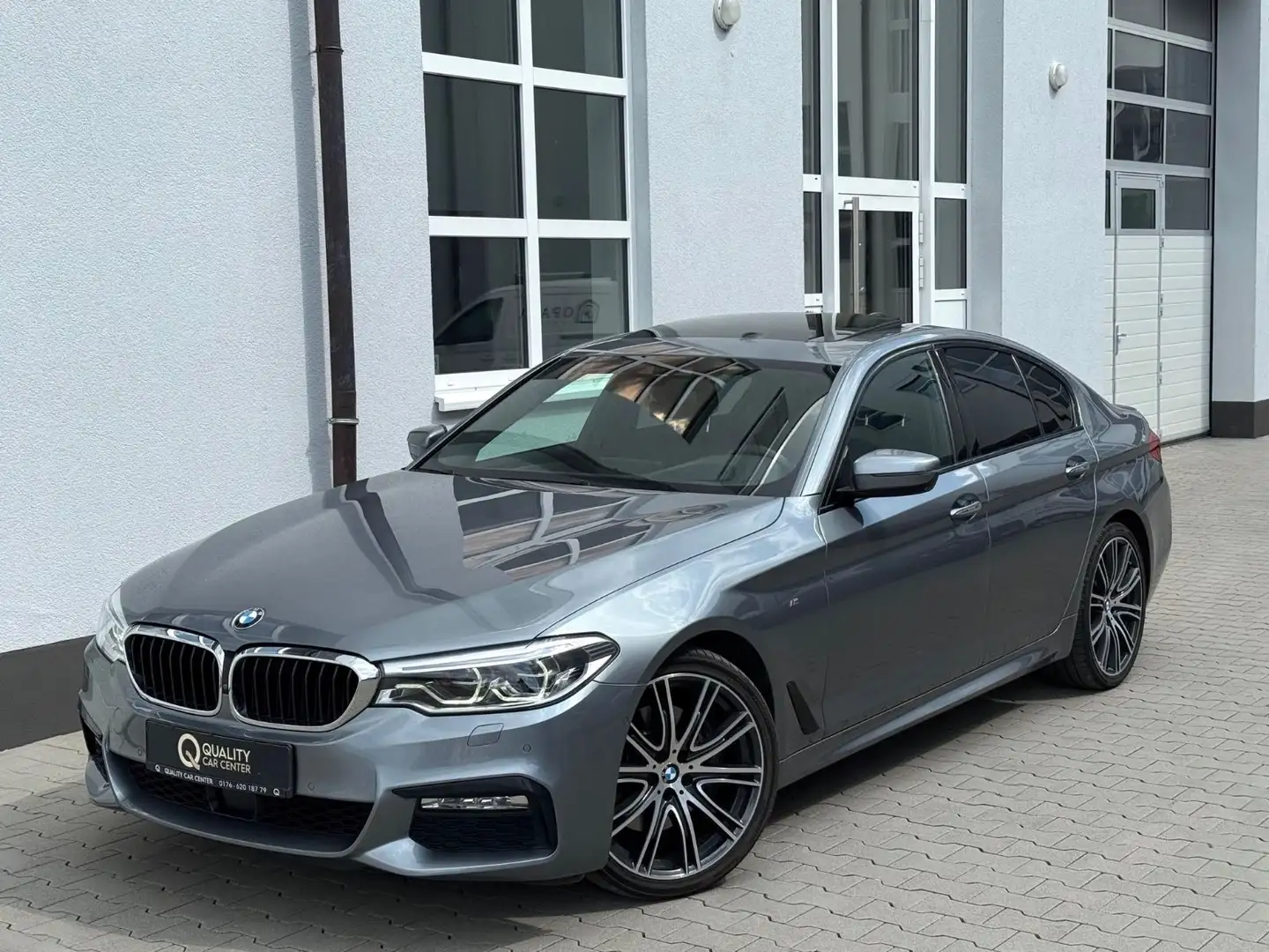 BMW 530 d xDrive M Sport *VOLL*MASSAGE*SOFTCLOSE*SHD Grau - 2