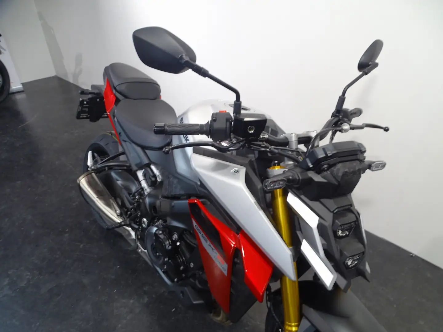 Suzuki GSX-S 1000 A Roşu - 2