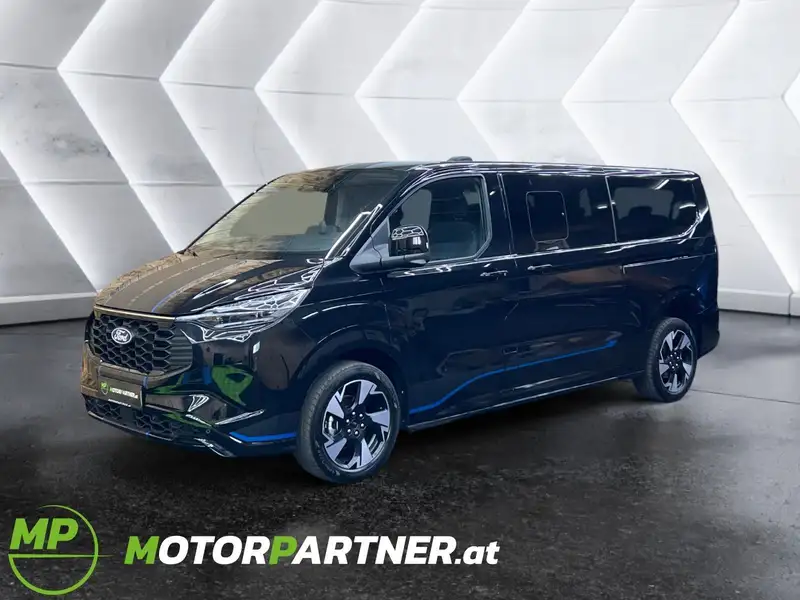 FORD Tourneo