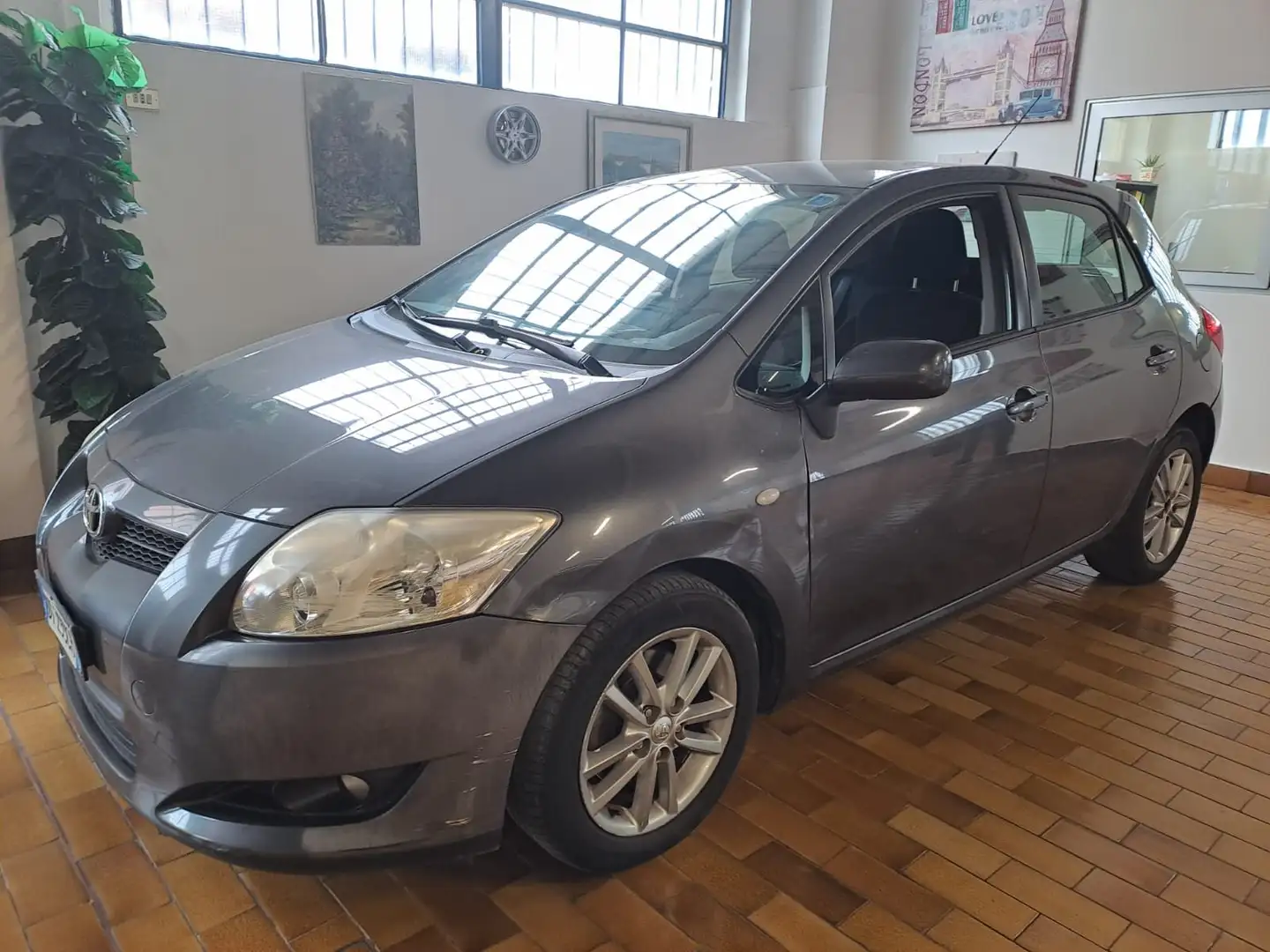 Toyota Auris Auris 5p 2.0 d-4d MECCANICA PERFETTA Gris - 1