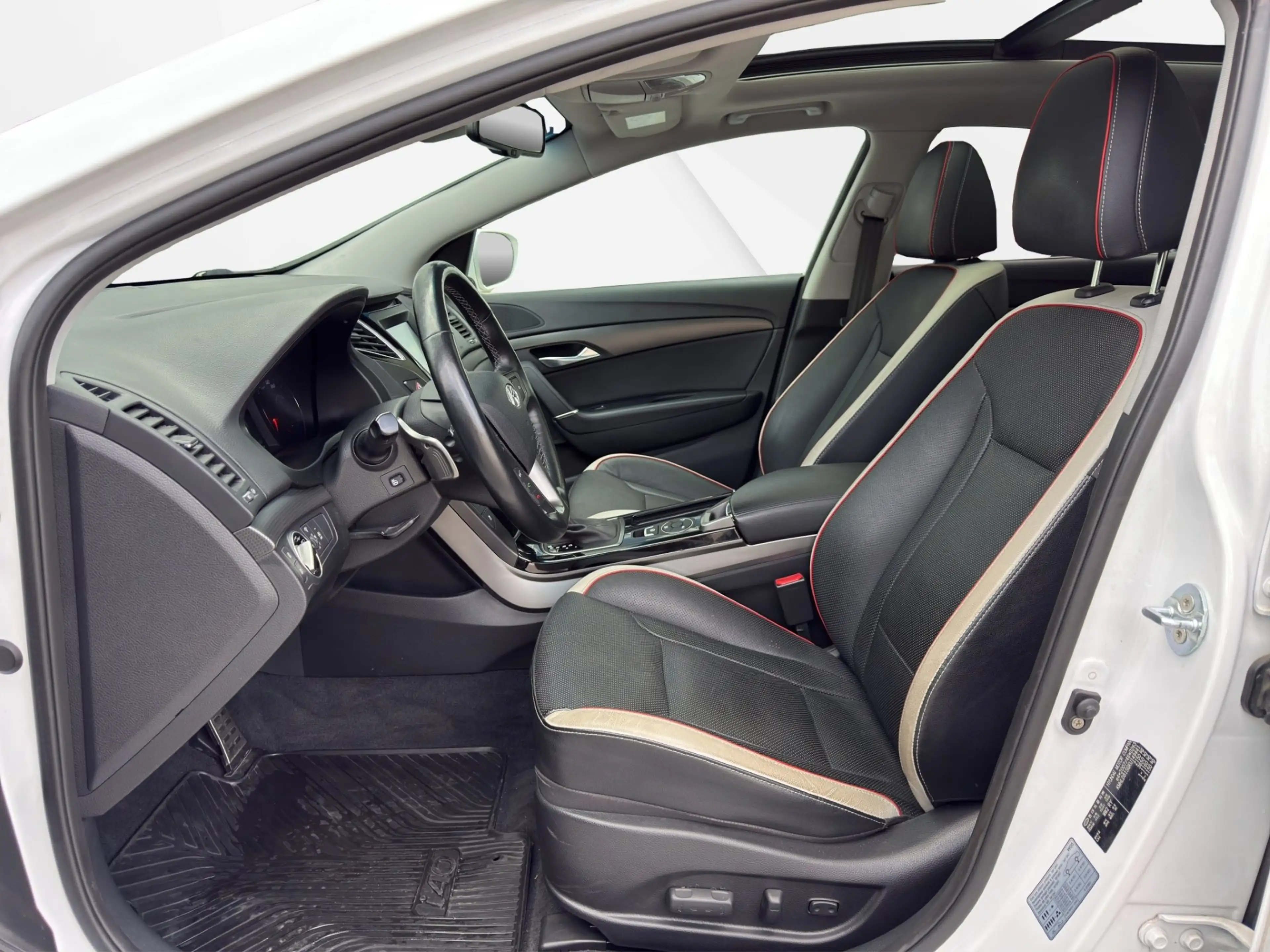 Hyundai i40 1,6 CRDi Level 6 DCT — photo 9