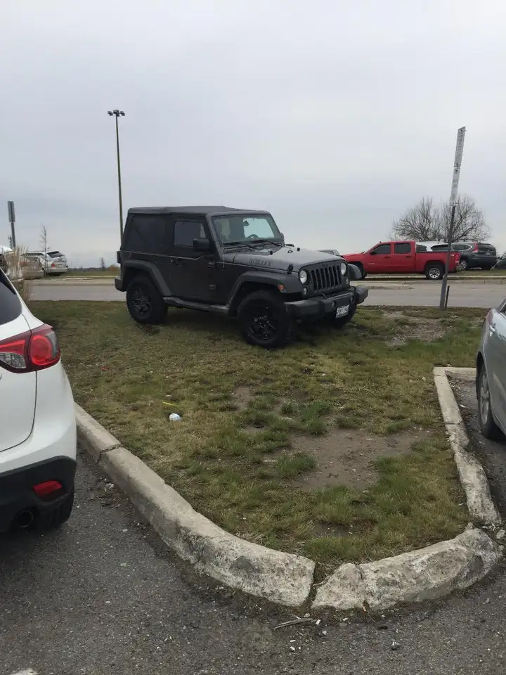 Jeep Wrangler снимка Jeep Wrangler