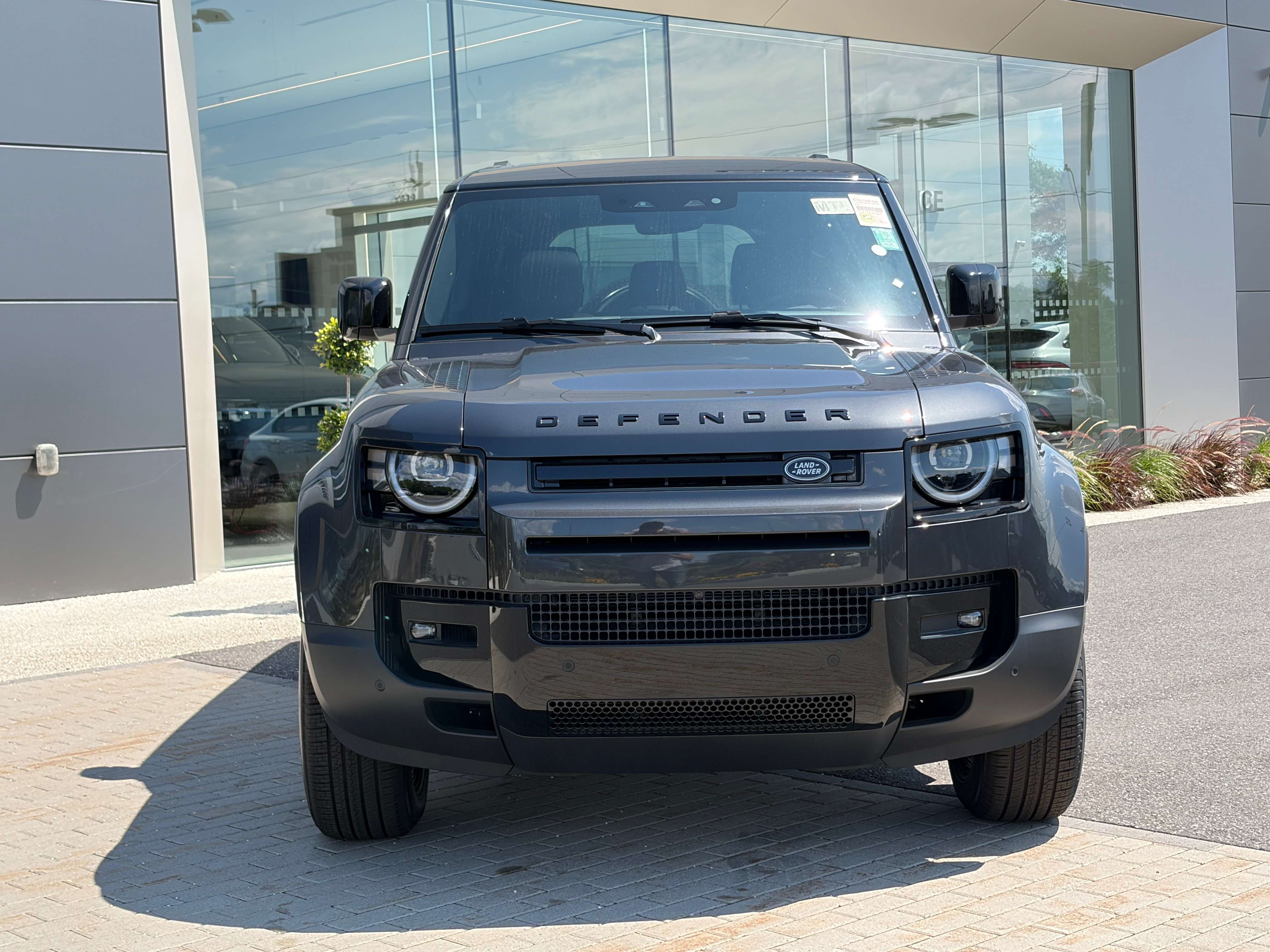 2026 Land Rover Defender 110 P300 S — снимка 2