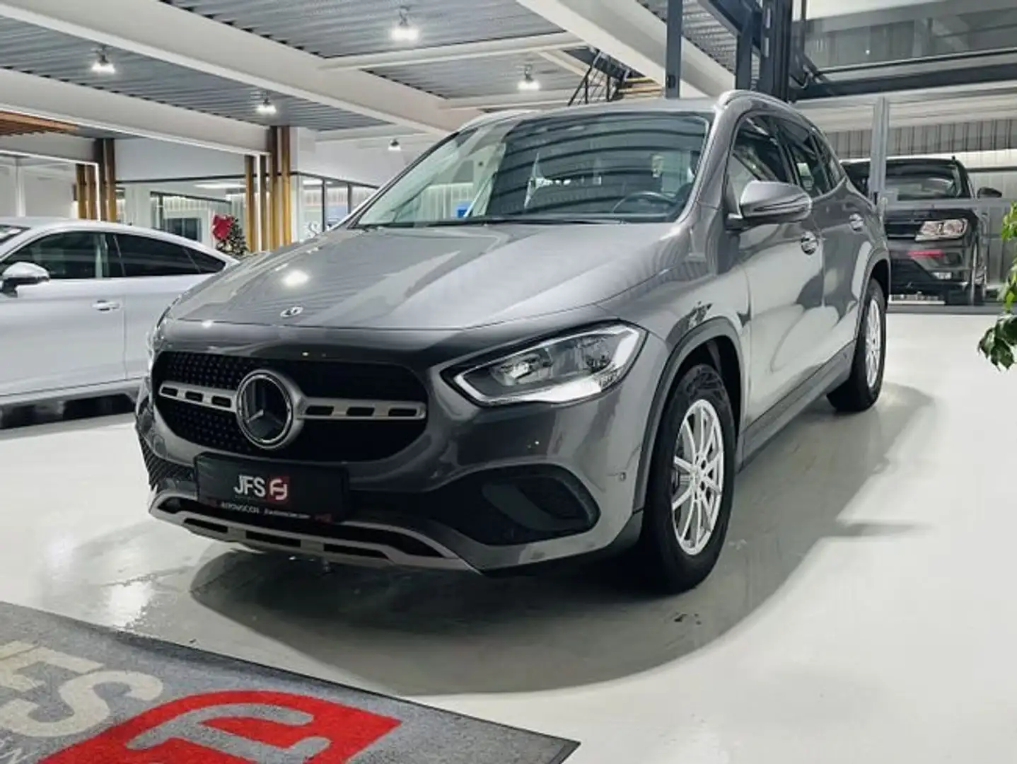 Mercedes-Benz GLA 200 2.0 CDI 115 CV Gris - 2