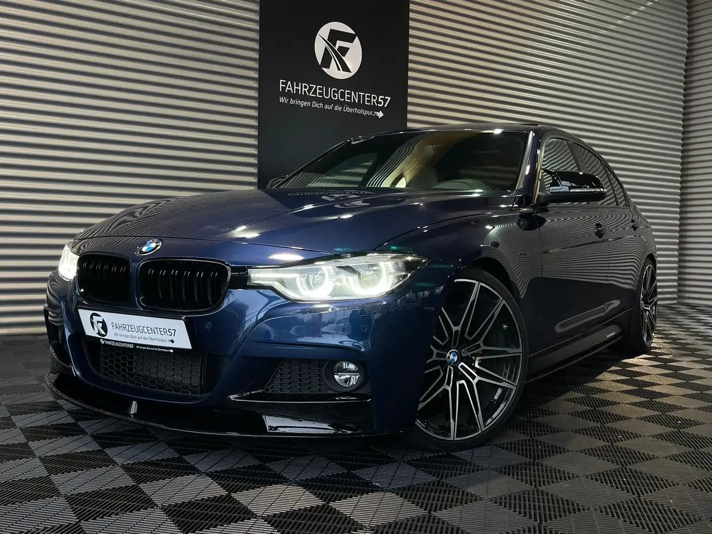 BMW 330 i xDrive M-PERFORMANCE/CARPLAY/HIFI/LED/RFK Blau - 1
